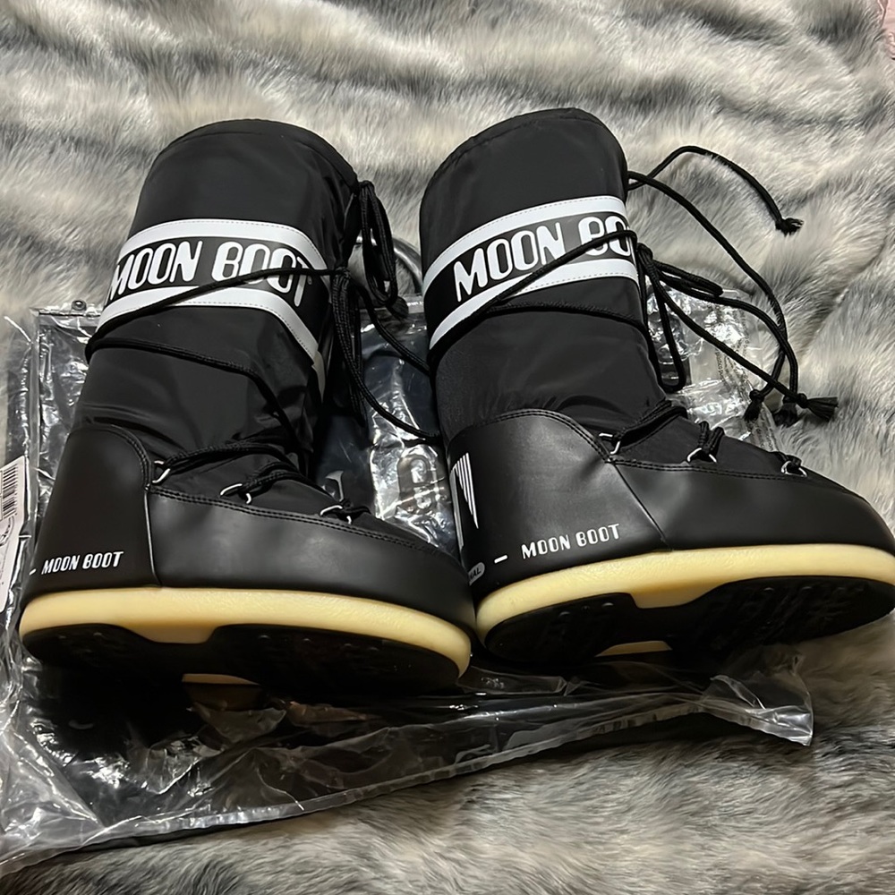 Moon Boots